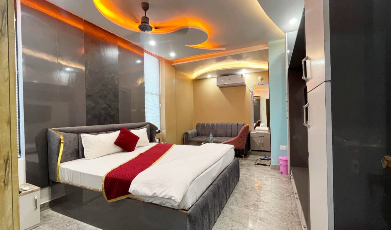 hotel in Prayagraj with premium room