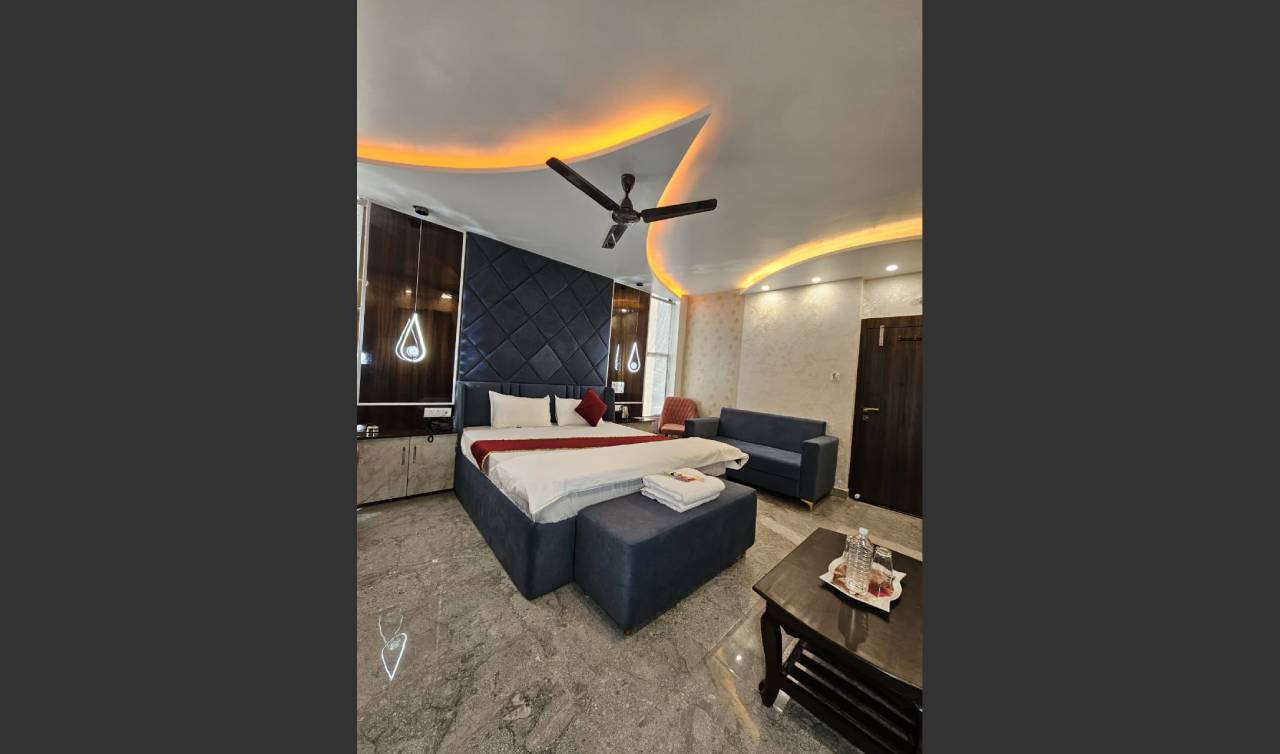 hotel in Prayagraj with premium room